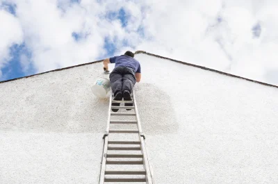 Peinture extérieure à Carla-de-Roquefort — façades et ravalement